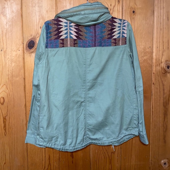 Lightweight Roxy Jacket - Picture 2 of 3